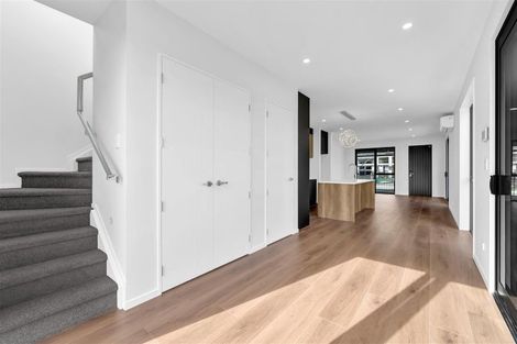 Photo of property in 16 Waimarie Drive, Karaka, 2578