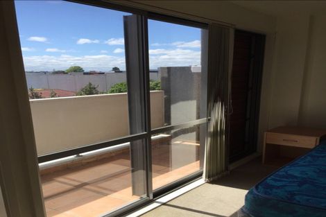 Photo of property in 2e/30 Westward Ho, Glen Eden, Auckland, 0602