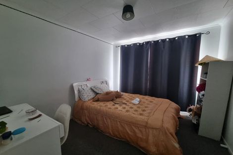 Photo of property in 45 Hobsonville Road, West Harbour, Auckland, 0618