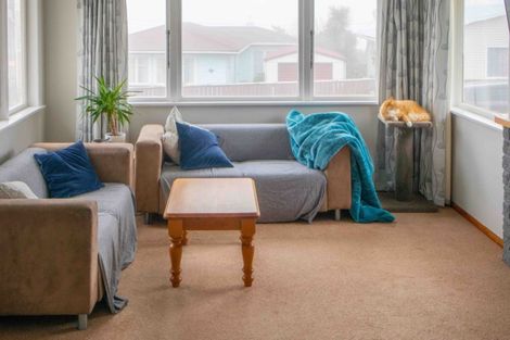 Photo of property in 20 Cotswold Crescent, Newlands, Wellington, 6037