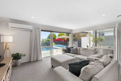 Photo of property in 18 Armstrong Farm Drive, East Tamaki Heights, Auckland, 2016