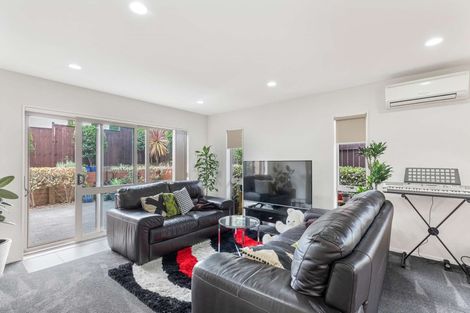 Photo of property in 5 Kouras Place, Flat Bush, Auckland, 2016