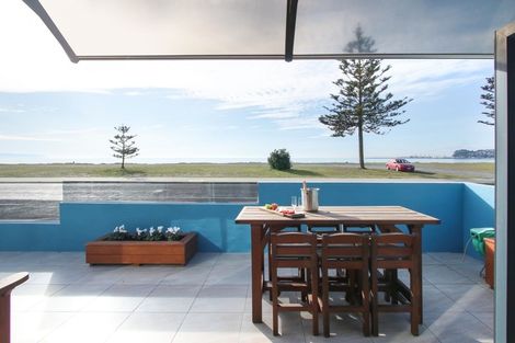 Photo of property in 2/29 The Esplanade, Westshore, Napier, 4110