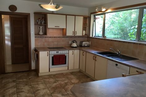 Photo of property in 25 Wyndham Road, Pinehaven, Upper Hutt, 5019