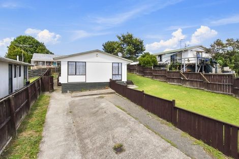 Photo of property in 2/8 Nearco Street, Randwick Park, Auckland, 2105