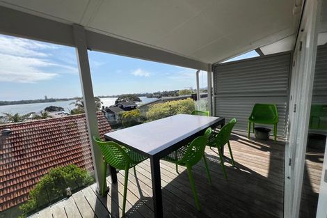 Photo of property in 1/29 Pupuke Road, Takapuna, Auckland, 0622