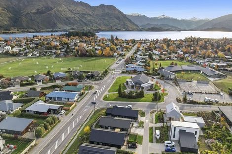 Photo of property in 17 Tuke Lane, Wanaka, 9305