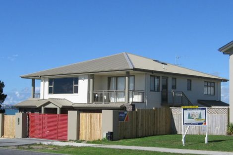 Photo of property in 67 Harbour View Road, Te Atatu Peninsula, Auckland, 0610