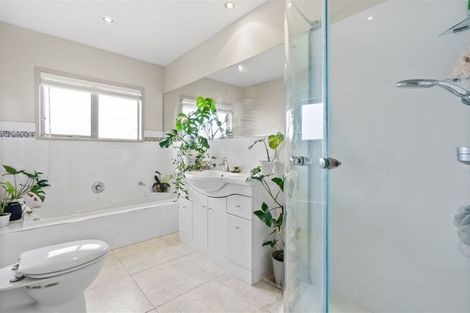 Photo of property in 28a Wairere Road, The Gardens, Auckland, 2105