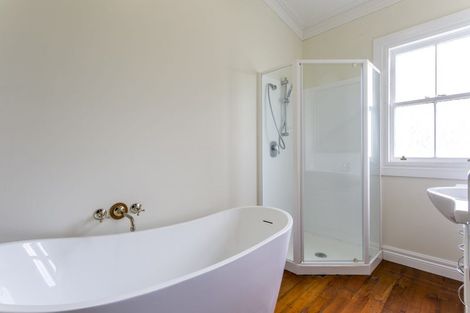 Photo of property in 8 Forlong Rise, Helensville, 0800