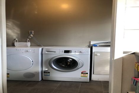 Photo of property in 1/309 Wairau Road, Totara Vale, Auckland, 0627