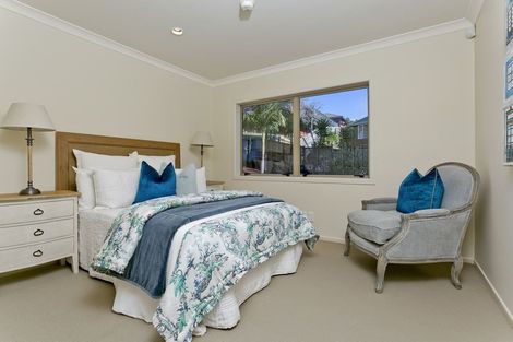 Photo of property in 2/11 Camelot Place, Glenfield, Auckland, 0629