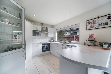 Photo of property in 12 Ginders Drive, Massey, Auckland, 0614