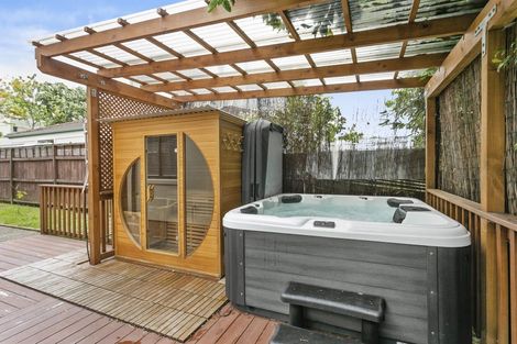 Photo of property in 18 Belle Verde Drive, Sunnynook, Auckland, 0630