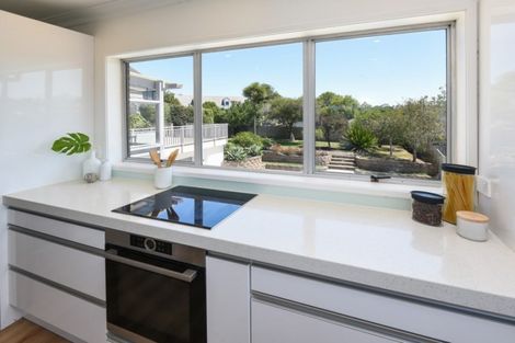 Photo of property in 47 Pah Road, Cockle Bay, Auckland, 2014