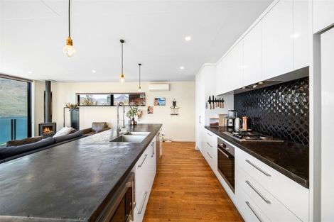 Photo of property in 45 Dart Place, Fernhill, Queenstown, 9300