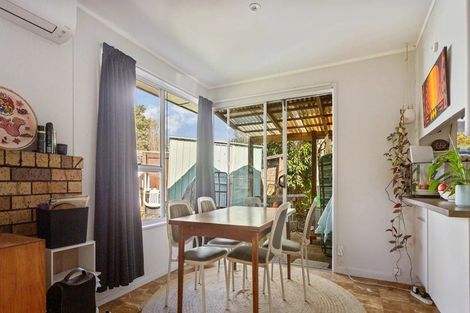 Photo of property in 27 Burndale Terrace, Manurewa, Auckland, 2102