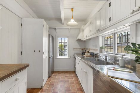 Photo of property in 242b Tinakori Road, Thorndon, Wellington, 6011