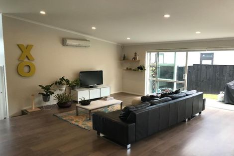 Photo of property in 21 Westerley Place, Long Bay, Auckland, 0630