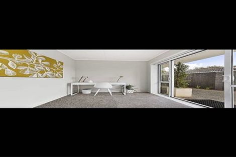 Photo of property in 1/2 Kenderdine Road, Papatoetoe, Auckland, 2025