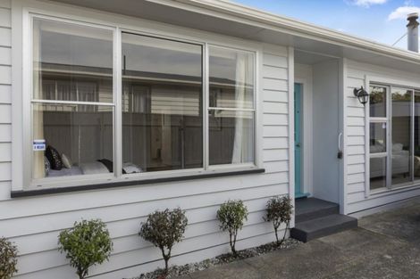 Photo of property in 6a Korau Grove, Stokes Valley, Lower Hutt, 5019