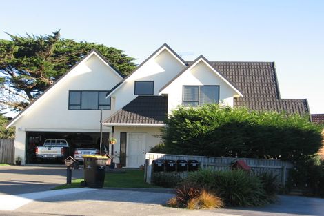 Photo of property in 32 Ronald Woolf Place, Churton Park, Wellington, 6037