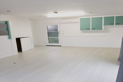 Photo of property in 302 Royal Road, Massey, Auckland, 0614