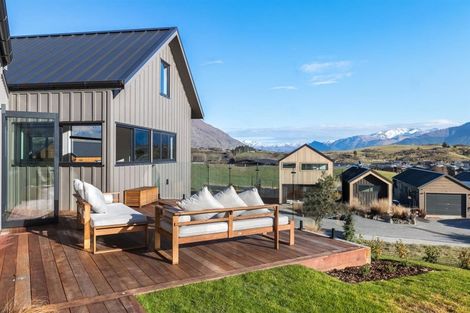 Photo of property in 44 Cunninghams Drive, Jacks Point, Queenstown, 9371