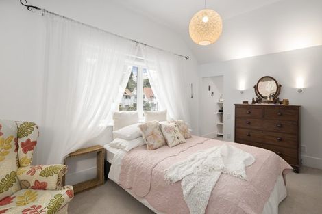 Photo of property in 8 Glen Road, Kelburn, Wellington, 6012