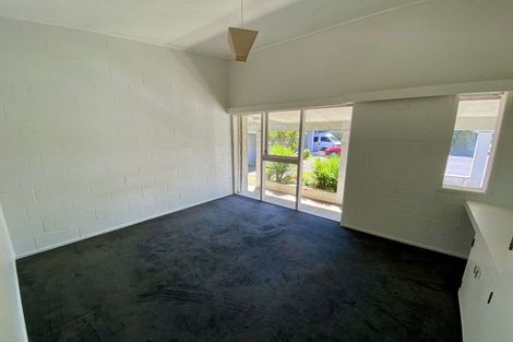 Photo of property in 40 West Coast Road, Glen Eden, Auckland, 0602