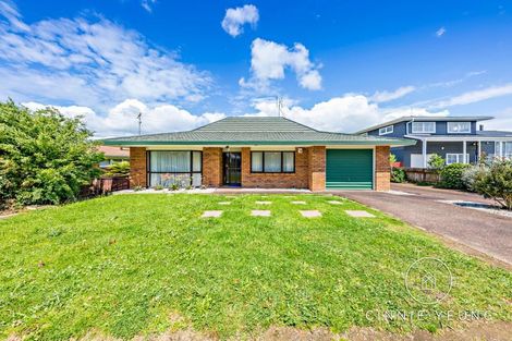 Photo of property in 1/8 Sunnypark Avenue, Rosehill, Papakura, 2113