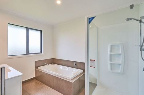 Photo of property in 33 Silicon Way, Fitzherbert, Palmerston North, 4410