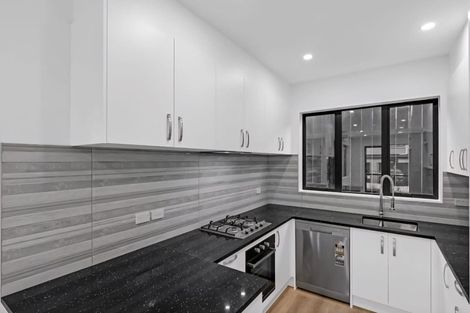 Photo of property in 2/97 Great South Road, Manurewa, Auckland, 2102