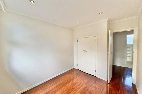 Photo of property in 19 Awaroa Road, Sunnyvale, Auckland, 0612