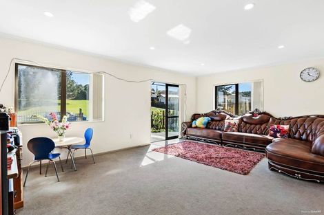 Photo of property in 15 Aronia Way, Goodwood Heights, Auckland, 2105