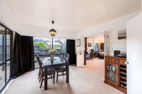 Photo of property in 2 Daffodil Street, Titirangi, Auckland, 0604