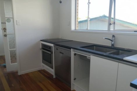 Photo of property in 32 Walworth Avenue, Pakuranga Heights, Auckland, 2010