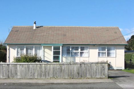 Photo of property in 49 Lismore Street, Merrilands, New Plymouth, 4312