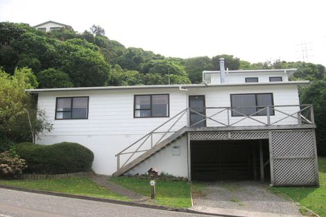 Photo of property in 52 Chartwell Drive, Crofton Downs, Wellington, 6035