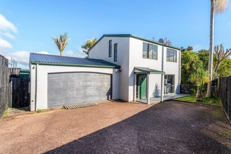 Photo of property in 2/3 Domain Road, Glenfield, Auckland, 0629