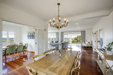 Photo of property in 44 Busby Hill, Havelock North, 4130