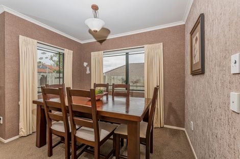 Photo of property in 15 Hogarth Rise, West Harbour, Auckland, 0618