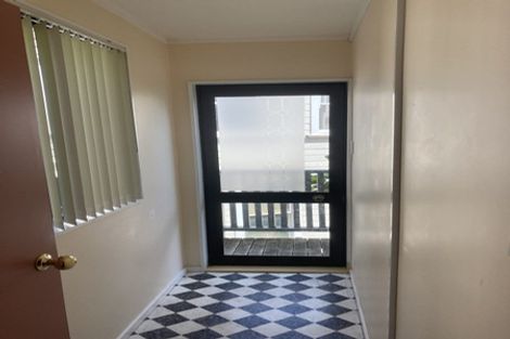 Photo of property in 18 Melrose Road, Island Bay, Wellington, 6023