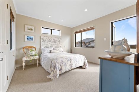 Photo of property in 33 Greenfield Drive, Western Heights, Hamilton, 3200