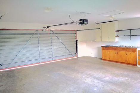 Photo of property in 30 Glucina Avenue, West Harbour, Auckland, 0618