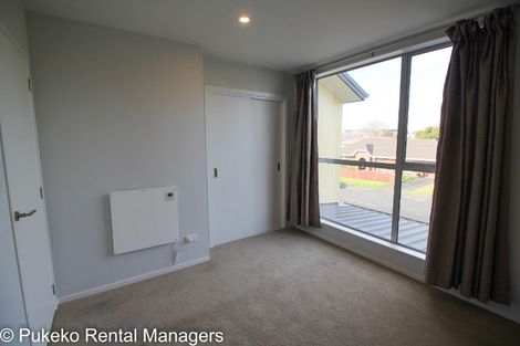 Photo of property in 26/11 Ray Small Drive, Papakura, 2110