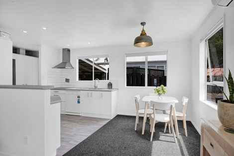 Photo of property in 17 Thames Street, Welbourn, New Plymouth, 4310