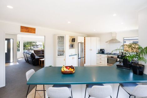 Photo of property in 110 Peter Hall Drive, Kelvin Grove, Palmerston North, 4414