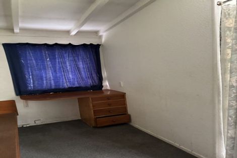 Photo of property in 17 Edgeworth Road, Glenfield, Auckland, 0629