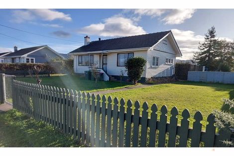 Photo of property in 12 Holmes Street, Waimate, 7924